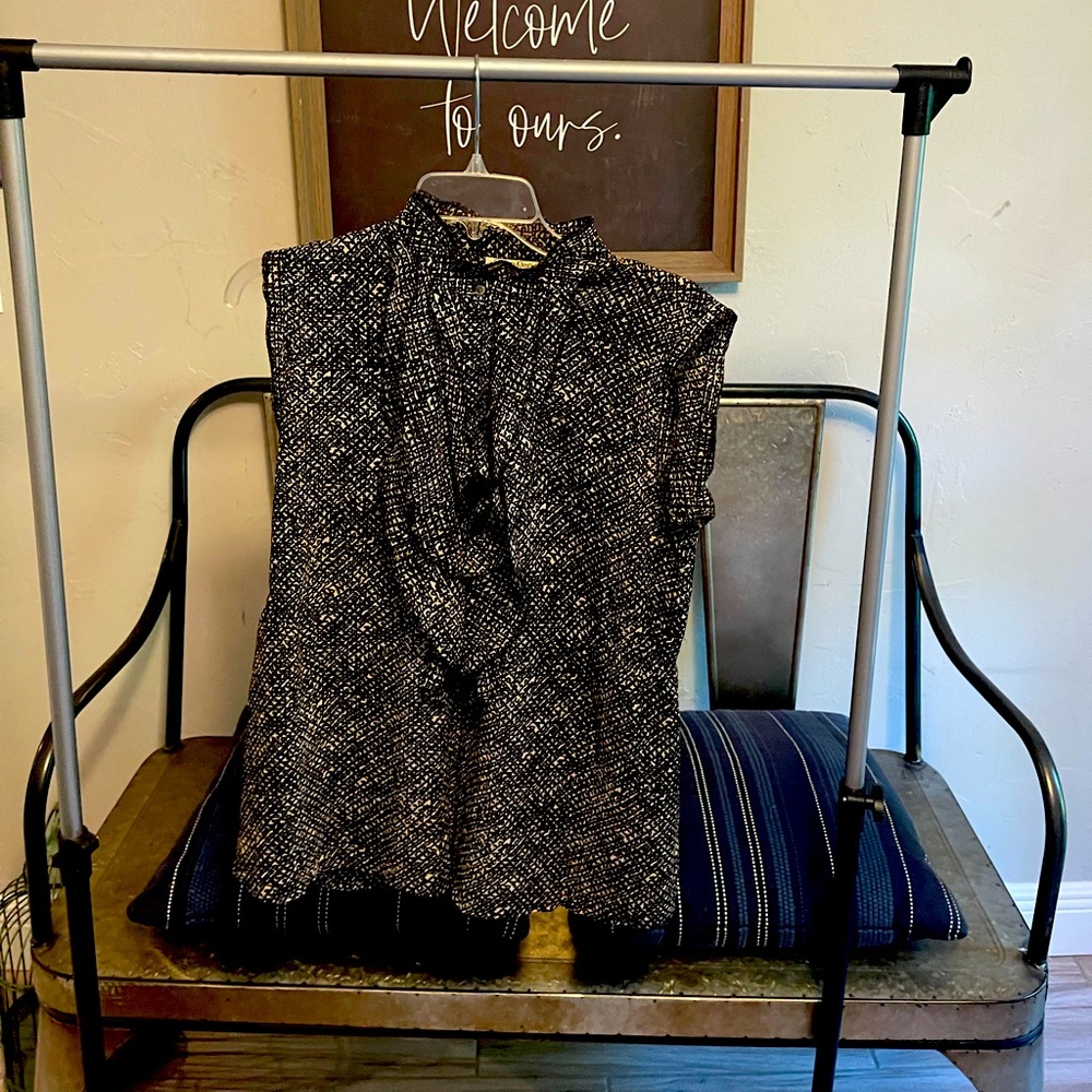 Calvin Klein flowy blouse!